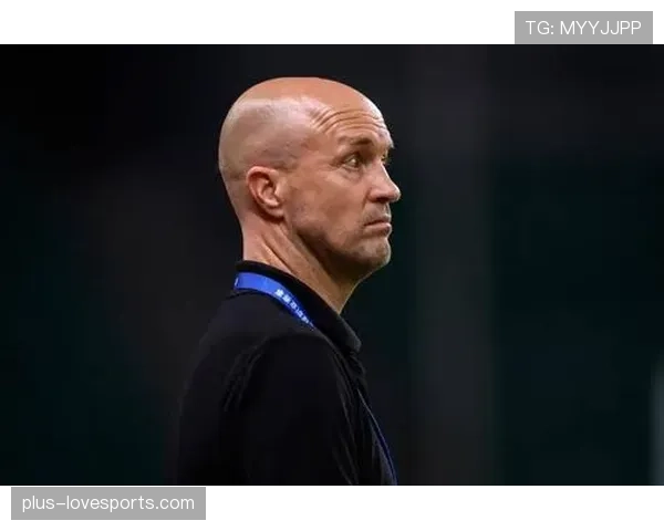 克鲁伊夫的直塞为何比现代组织者更能撕开防线