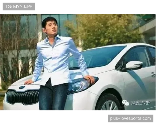 吴柳芳退役后开豪车逛超市，穿拖鞋拎爱马仕被围观